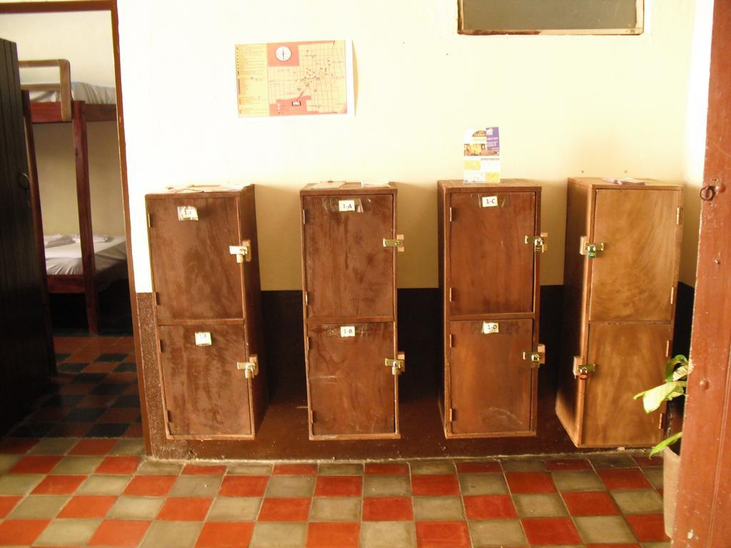 Hostal Casa Ivana León Zewnętrze zdjęcie