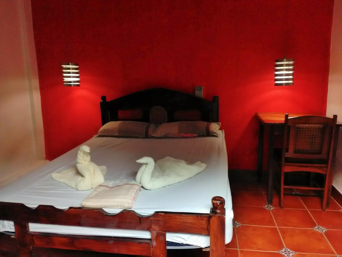 Hostal Casa Ivana León Zewnętrze zdjęcie