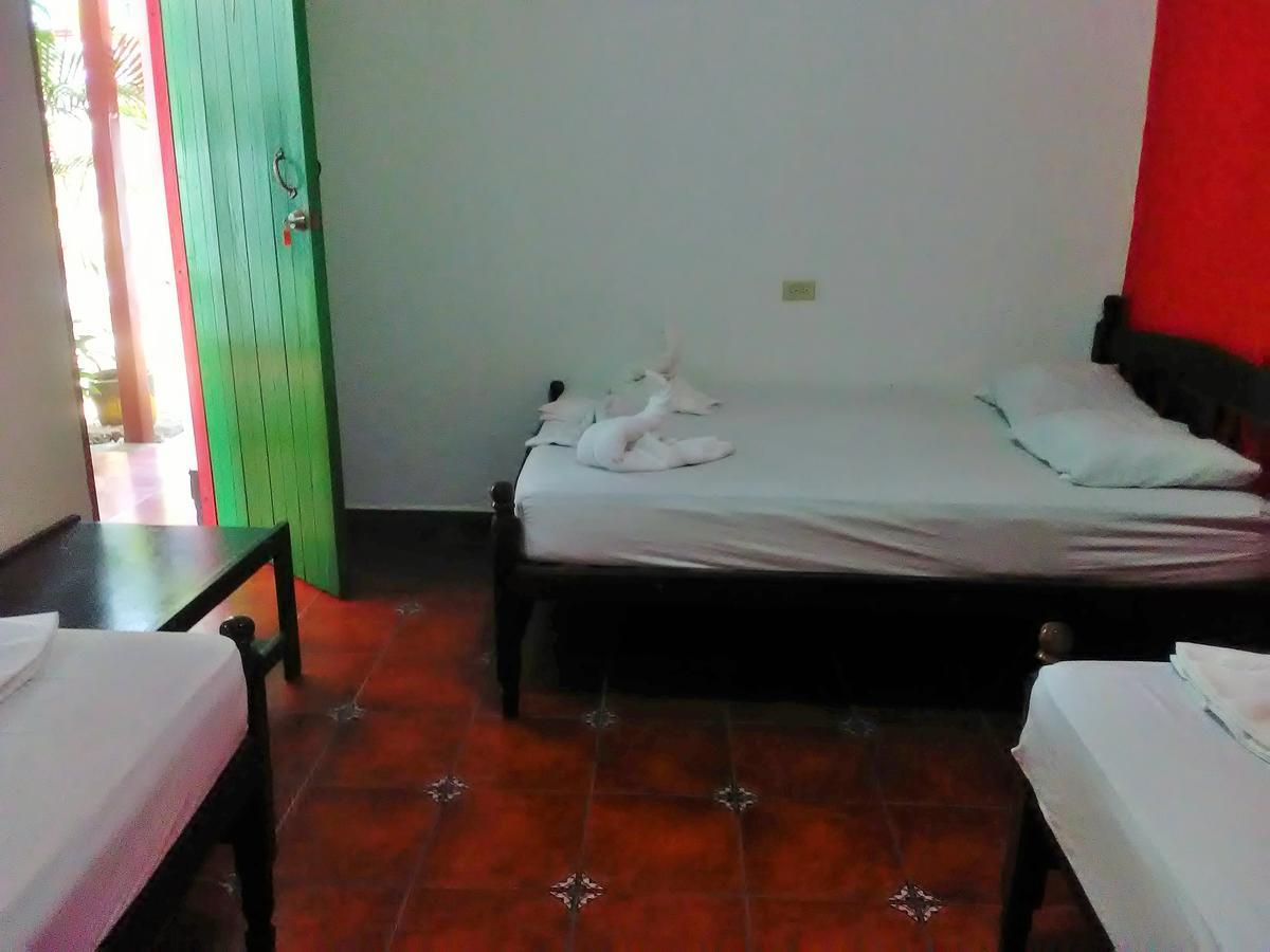 Hostal Casa Ivana León Zewnętrze zdjęcie