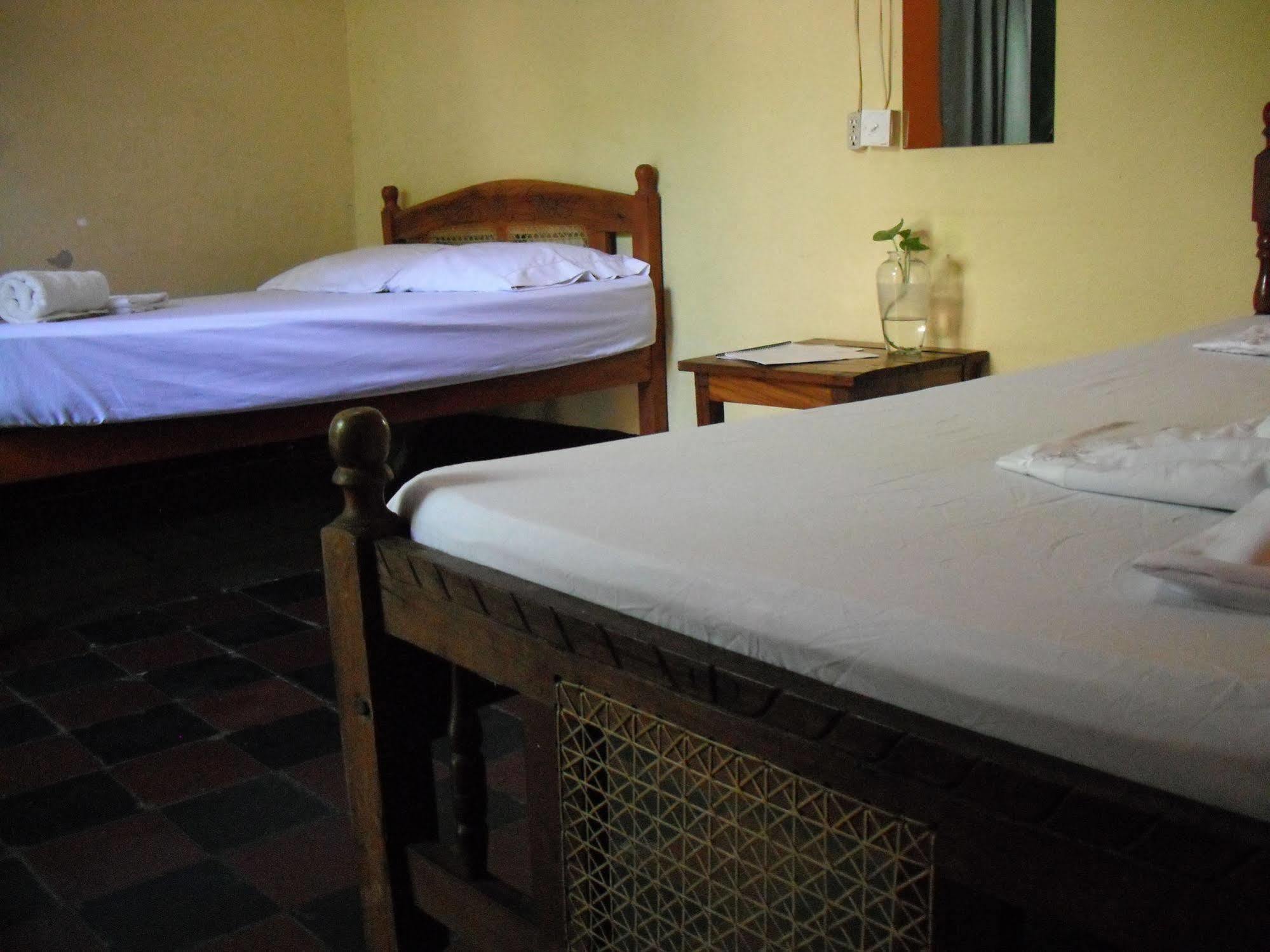 Hostal Casa Ivana León Zewnętrze zdjęcie