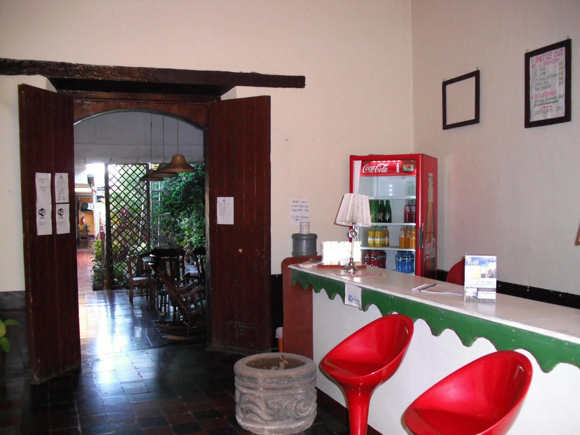 Hostal Casa Ivana León Zewnętrze zdjęcie