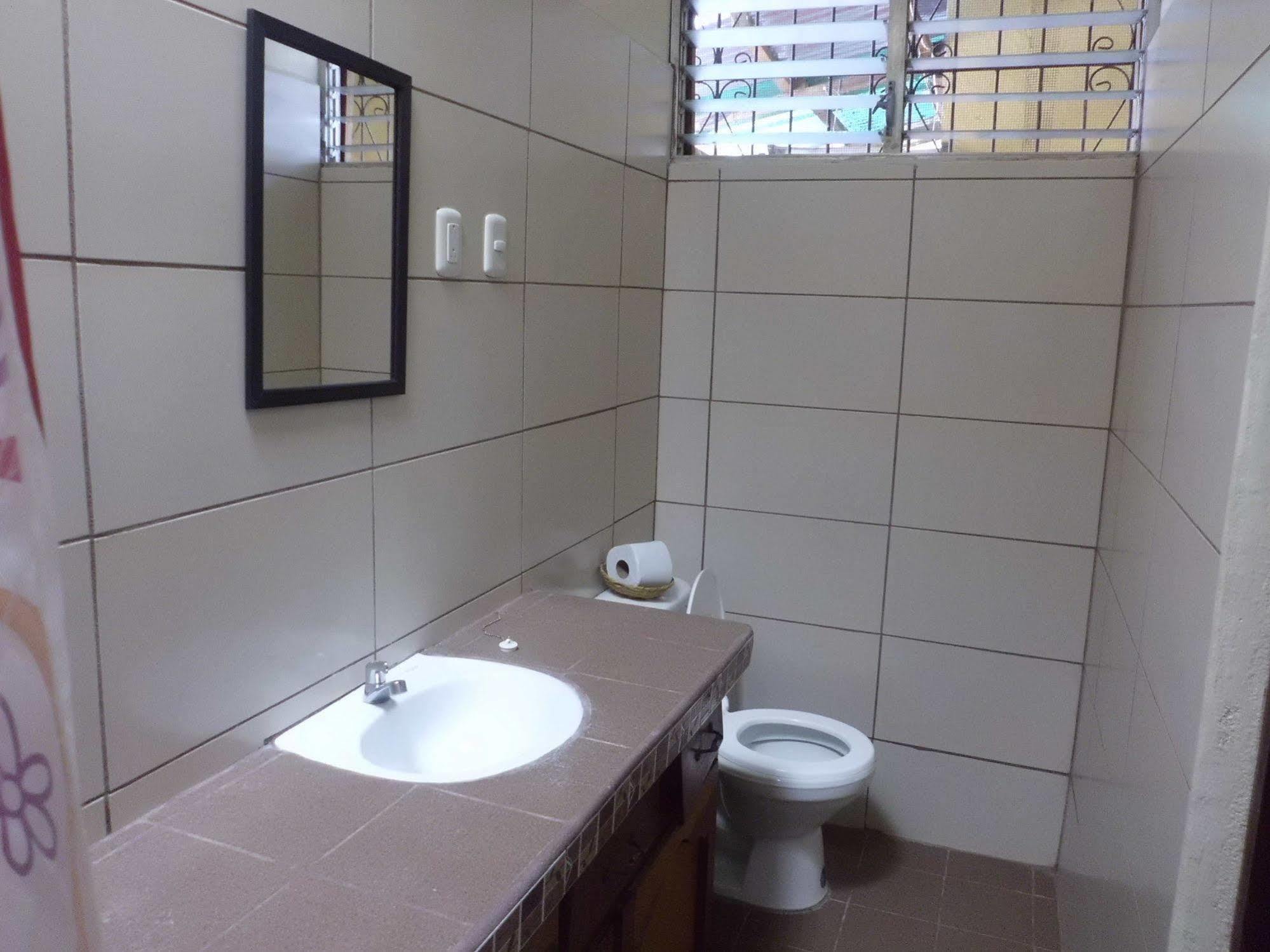 Hostal Casa Ivana León Zewnętrze zdjęcie