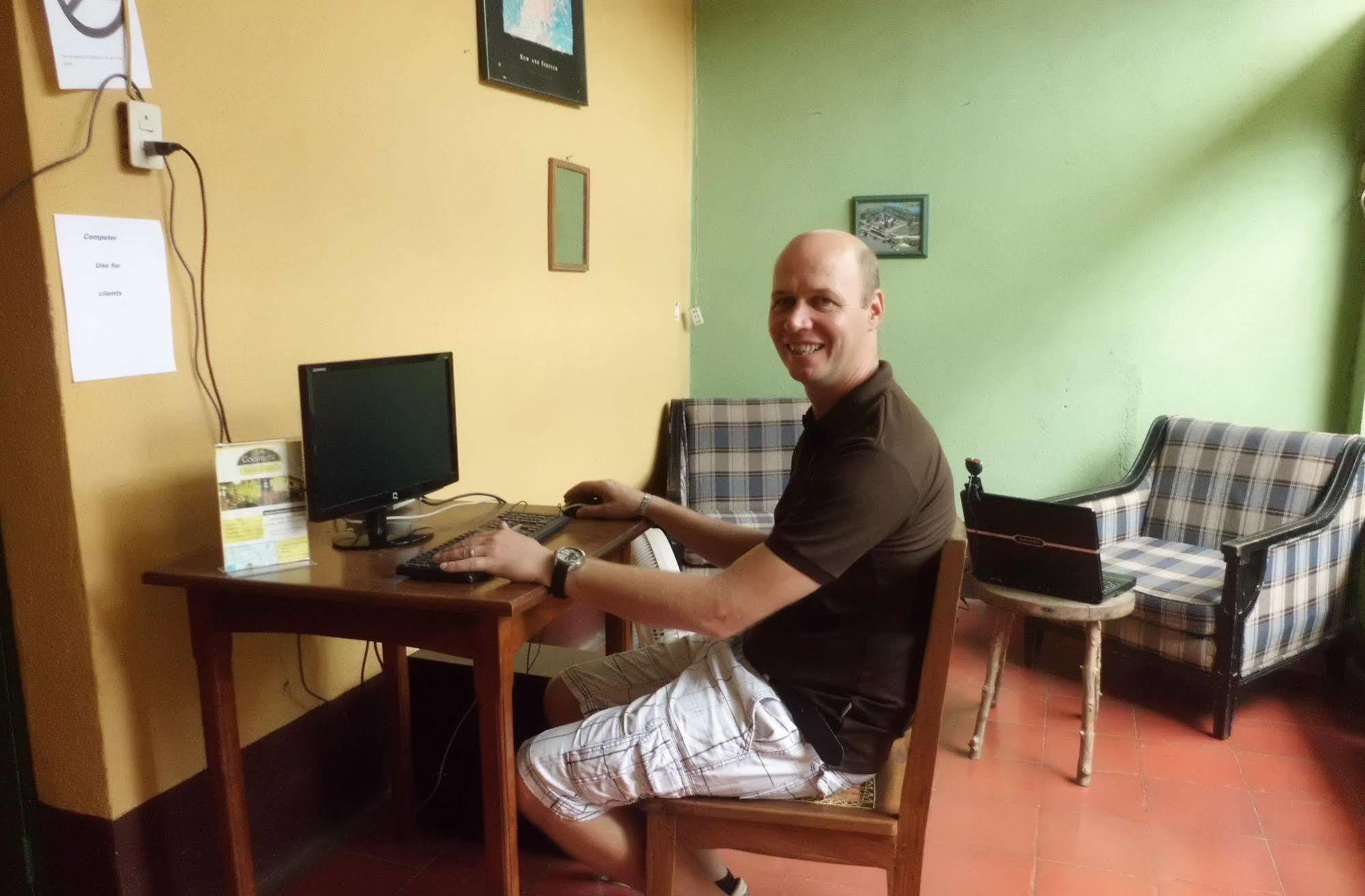 Hostal Casa Ivana León Zewnętrze zdjęcie