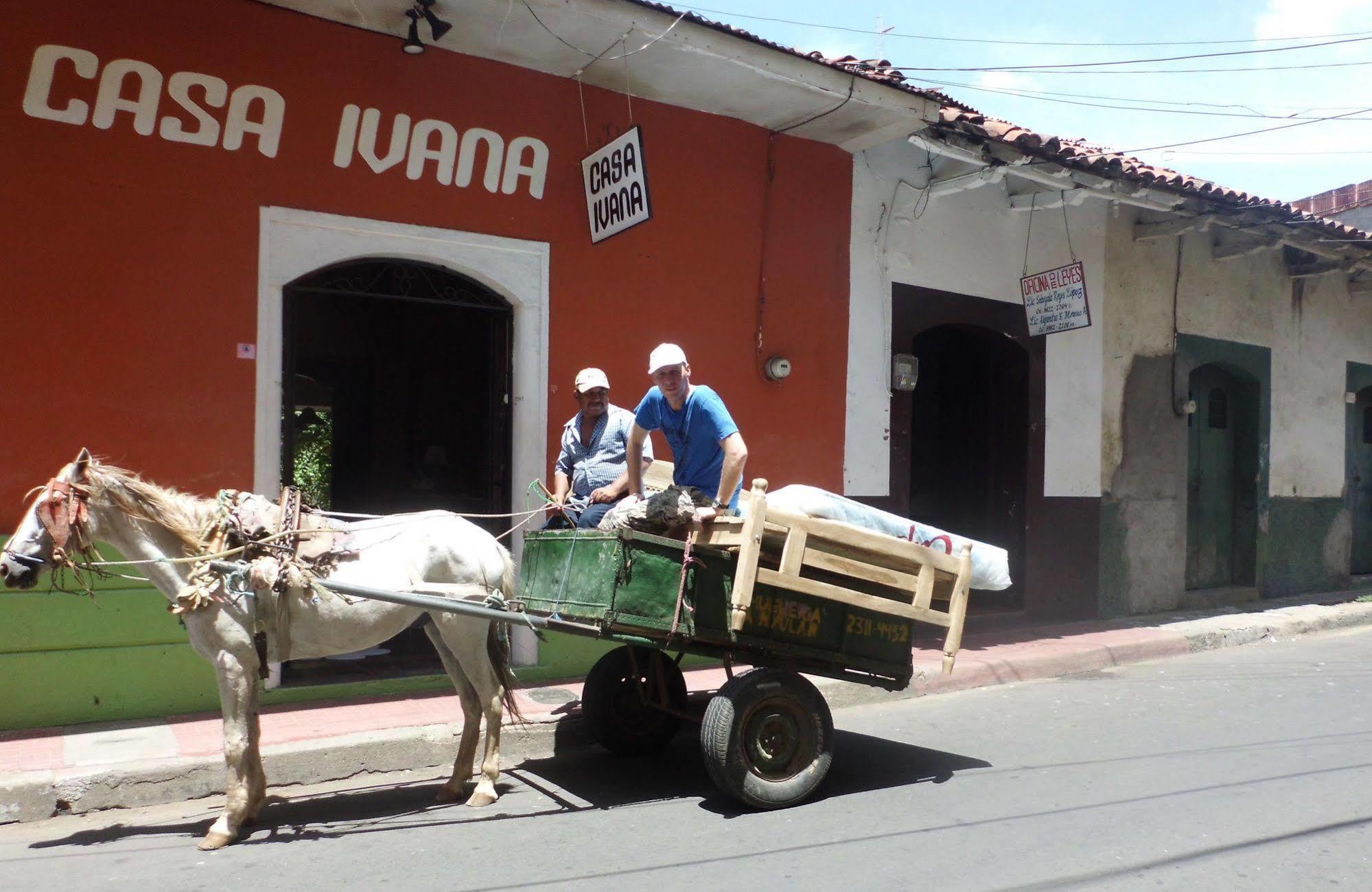 Hostal Casa Ivana León Zewnętrze zdjęcie
